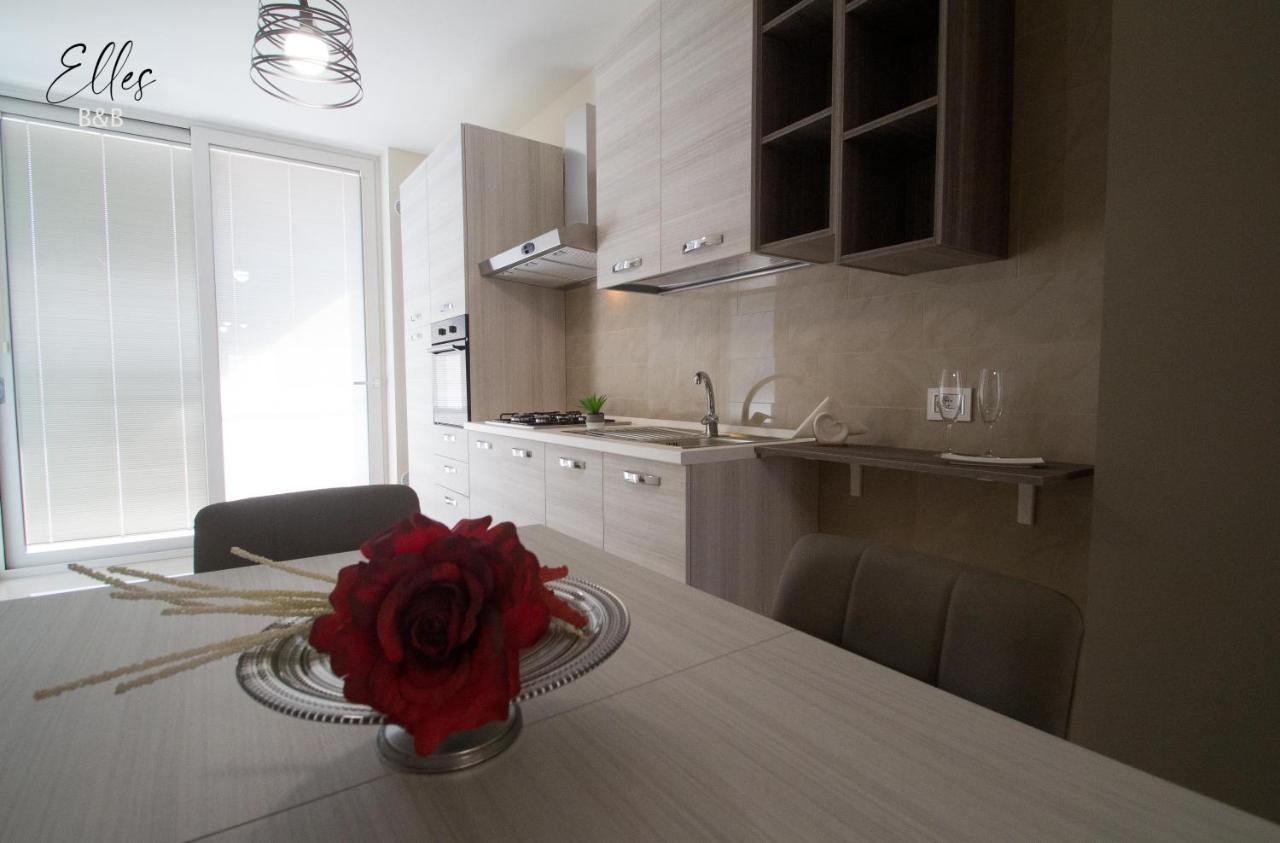 B&B Elles Con Parcheggio Interno Barletta Exterior foto