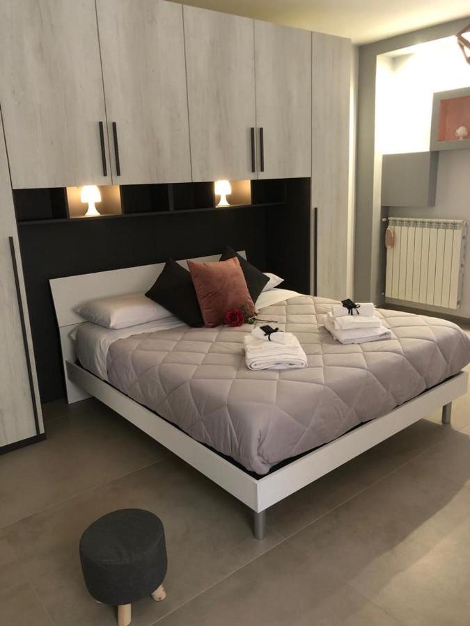 B&B Elles Con Parcheggio Interno Barletta Exterior foto